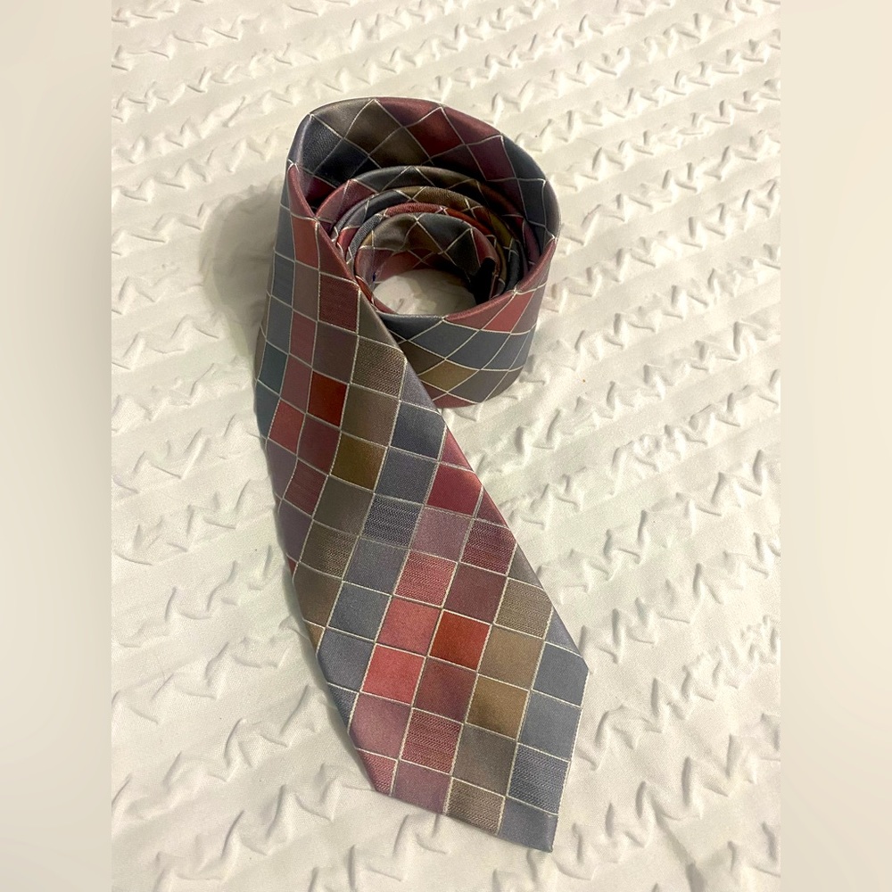 Kenneth Cole Reaction mens tie